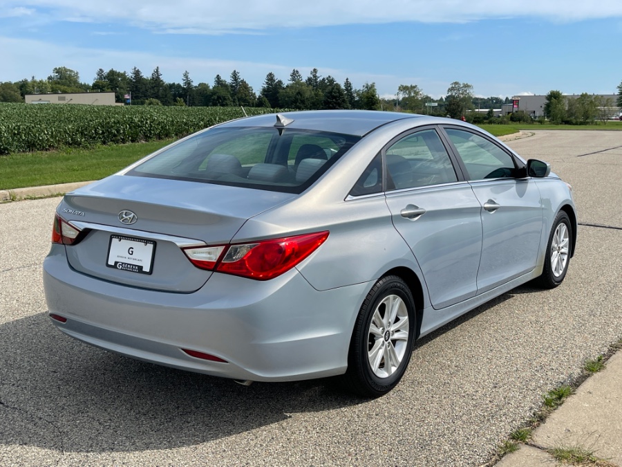 Used Hyundai Sonata 4dr Sdn 2.4L Auto GLS 2011 | Geneva Motor Cars. Darien, Wisconsin Used Hyundai Sonata 4dr Sdn 2.4L Auto GLS 2011 | Geneva Motor Cars. Darien, Wisconsin