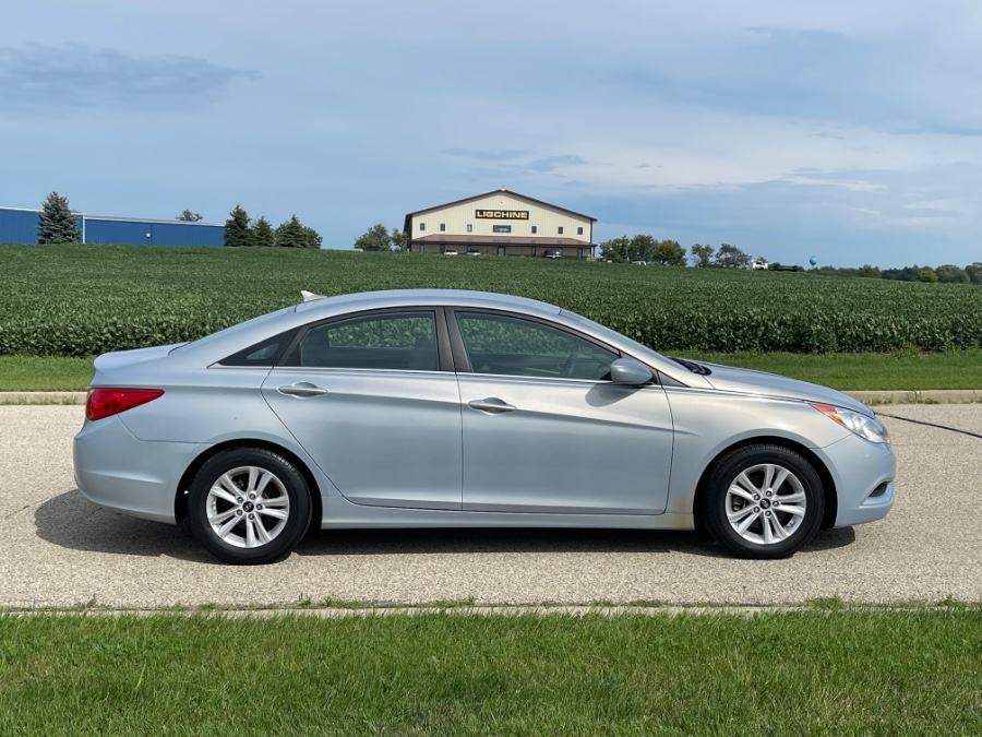 Used Hyundai Sonata 4dr Sdn 2.4L Auto GLS 2011 | Geneva Motor Cars. Darien, Wisconsin Used Hyundai Sonata 4dr Sdn 2.4L Auto GLS 2011 | Geneva Motor Cars. Darien, Wisconsin