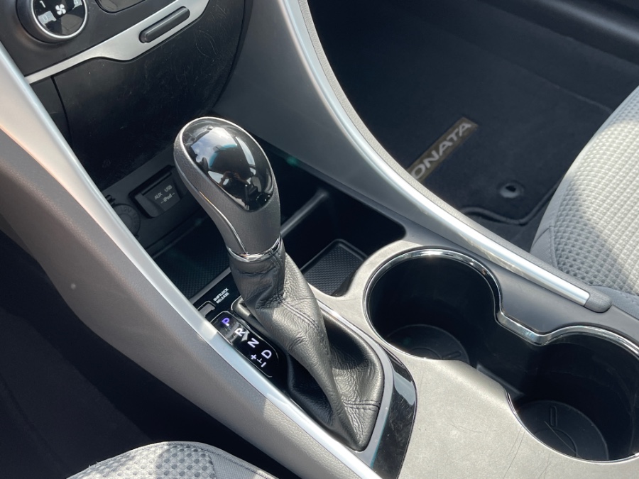 Used Hyundai Sonata 4dr Sdn 2.4L Auto GLS 2011 | Geneva Motor Cars. Darien, Wisconsin Used Hyundai Sonata 4dr Sdn 2.4L Auto GLS 2011 | Geneva Motor Cars. Darien, Wisconsin