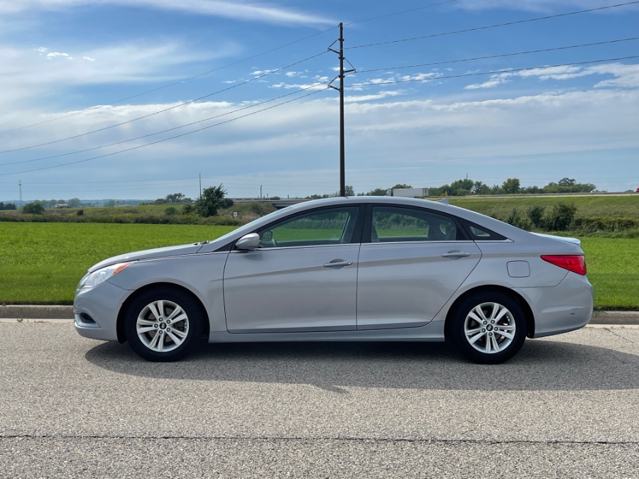 Used Hyundai Sonata 4dr Sdn 2.4L Auto GLS 2011 | Geneva Motor Cars. Darien, Wisconsin Used Hyundai Sonata 4dr Sdn 2.4L Auto GLS 2011 | Geneva Motor Cars. Darien, Wisconsin