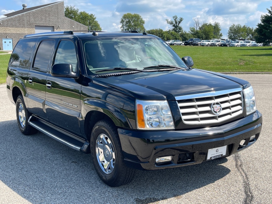Used Cadillac Escalade ESV 4dr AWD 2004 | Geneva Motor Cars. Darien, Wisconsin Used Cadillac Escalade ESV 4dr AWD 2004 | Geneva Motor Cars. Darien, Wisconsin