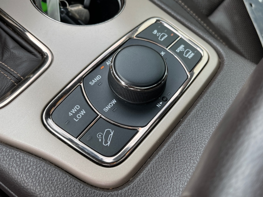 Used Jeep Grand Cherokee Summit 4x4 2017 | Geneva Motor Cars. Darien, Wisconsin Used Jeep Grand Cherokee Summit 4x4 2017 | Geneva Motor Cars. Darien, Wisconsin