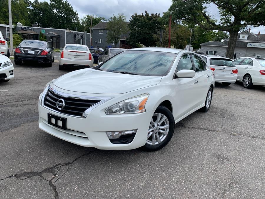 2014 Nissan Altima 4dr Sdn I4 2.5 S, available for sale in Springfield, Massachusetts | Absolute Motors Inc. Springfield, Massachusetts