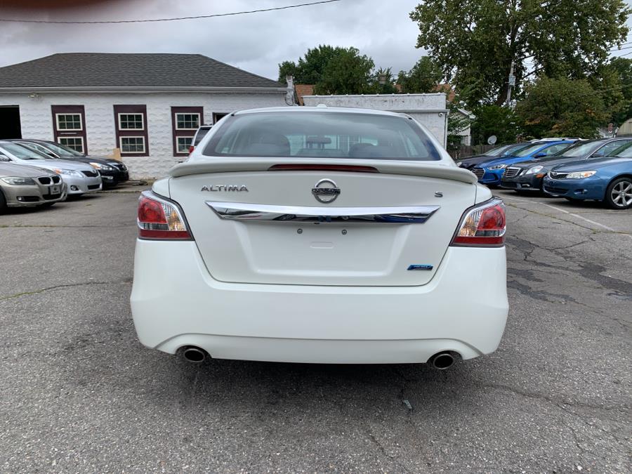 Used Nissan Altima 4dr Sdn I4 2.5 S 2014 | Absolute Motors Inc. Springfield, Massachusetts Used Nissan Altima 4dr Sdn I4 2.5 S 2014 | Absolute Motors Inc. Springfield, Massachusetts