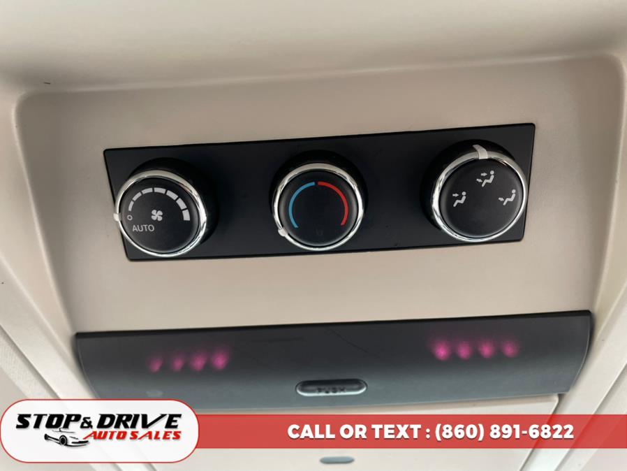 2014 Chrysler Town & Country 4dr Wgn Touring, available for sale in East Windsor, Connecticut | Stop & Drive Auto Sales. East Windsor, Connecticut 2014 Chrysler Town & Country 4dr Wgn Touring, available for sale in East Windsor, Connecticut | Stop & Drive Auto Sales. East Windsor, Connecticut