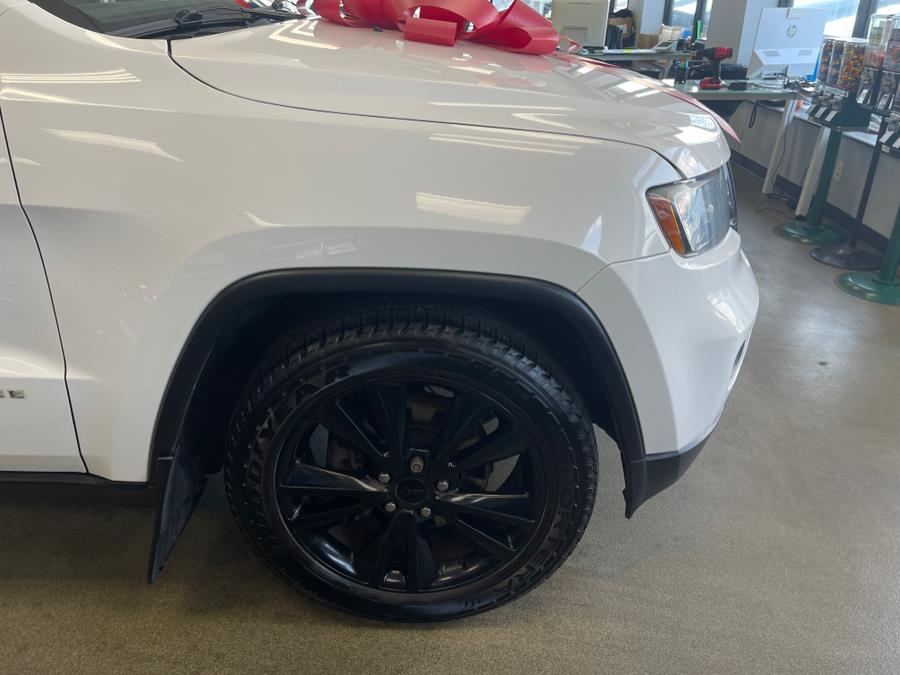 Used Jeep Grand Cherokee 4WD 4dr Laredo 2012 | 5 Towns Drive. Inwood, New York Used Jeep Grand Cherokee 4WD 4dr Laredo 2012 | 5 Towns Drive. Inwood, New York