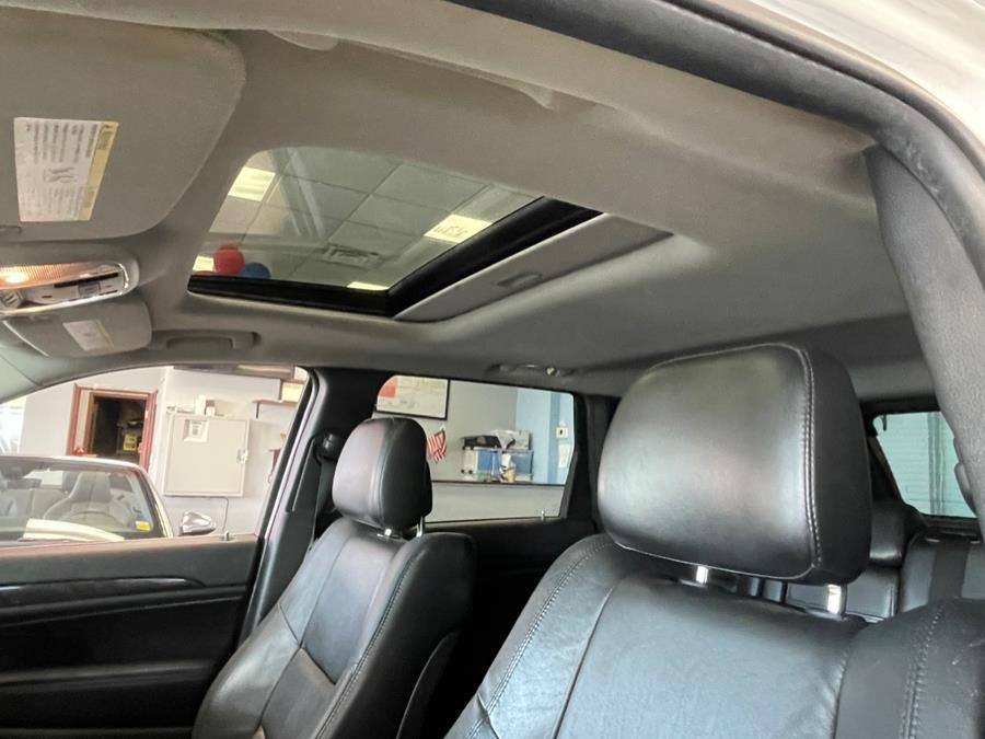Used Jeep Grand Cherokee 4WD 4dr Laredo 2012 | 5 Towns Drive. Inwood, New York Used Jeep Grand Cherokee 4WD 4dr Laredo 2012 | 5 Towns Drive. Inwood, New York