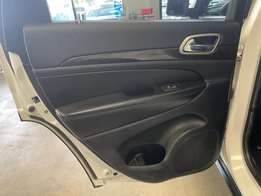 Used Jeep Grand Cherokee 4WD 4dr Laredo 2012 | 5 Towns Drive. Inwood, New York Used Jeep Grand Cherokee 4WD 4dr Laredo 2012 | 5 Towns Drive. Inwood, New York