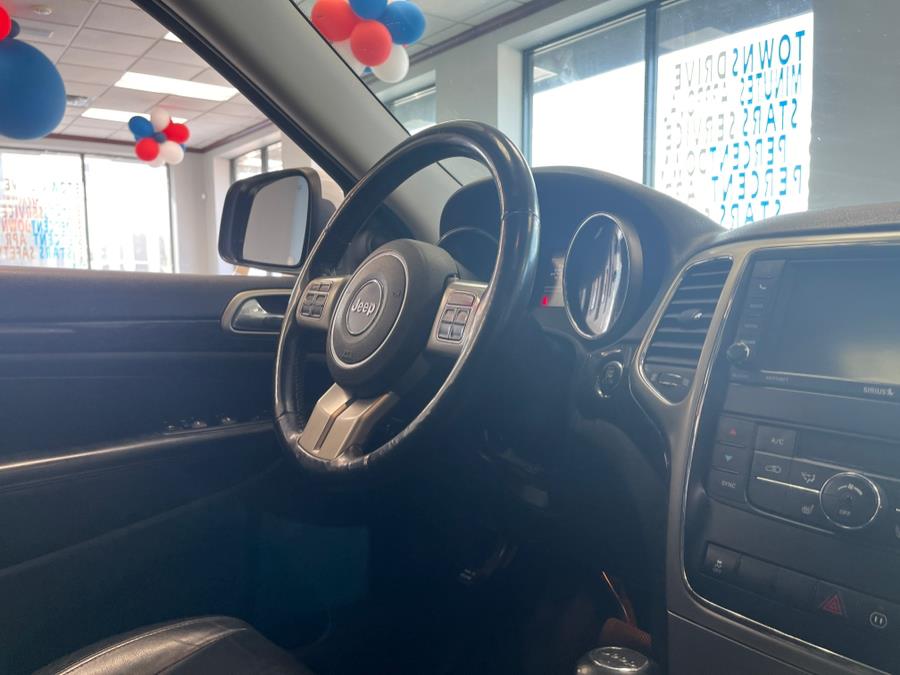 Used Jeep Grand Cherokee 4WD 4dr Laredo 2012 | 5 Towns Drive. Inwood, New York Used Jeep Grand Cherokee 4WD 4dr Laredo 2012 | 5 Towns Drive. Inwood, New York