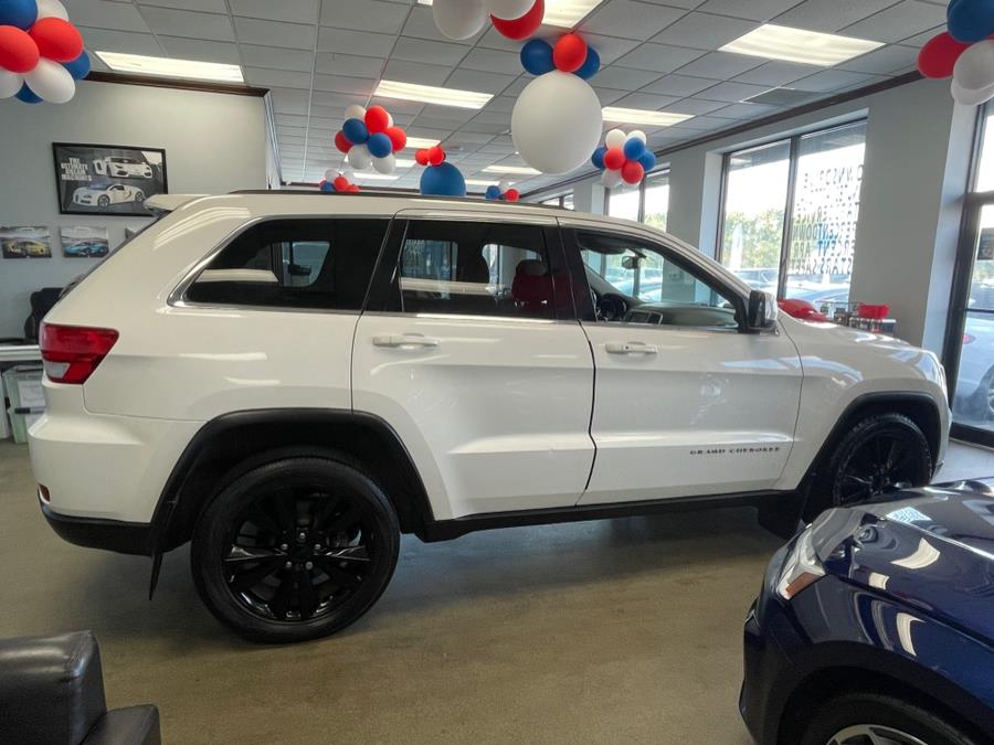 Used Jeep Grand Cherokee 4WD 4dr Laredo 2012 | 5 Towns Drive. Inwood, New York Used Jeep Grand Cherokee 4WD 4dr Laredo 2012 | 5 Towns Drive. Inwood, New York