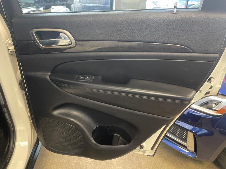 Used Jeep Grand Cherokee 4WD 4dr Laredo 2012 | 5 Towns Drive. Inwood, New York Used Jeep Grand Cherokee 4WD 4dr Laredo 2012 | 5 Towns Drive. Inwood, New York