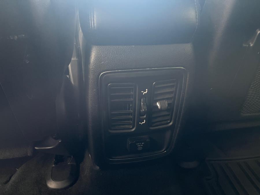 Used Jeep Grand Cherokee 4WD 4dr Laredo 2012 | 5 Towns Drive. Inwood, New York Used Jeep Grand Cherokee 4WD 4dr Laredo 2012 | 5 Towns Drive. Inwood, New York