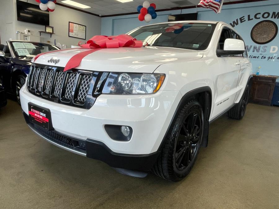Used Jeep Grand Cherokee 4WD 4dr Laredo 2012 | 5 Towns Drive. Inwood, New York Used Jeep Grand Cherokee 4WD 4dr Laredo 2012 | 5 Towns Drive. Inwood, New York