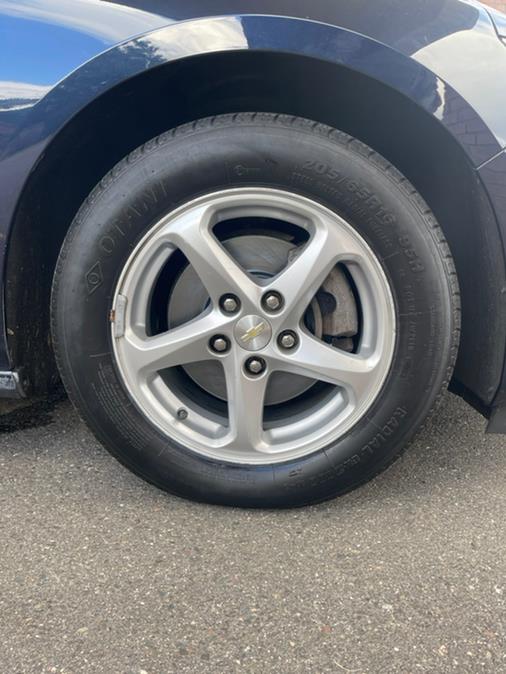 Used Chevrolet Malibu 4dr Sdn LS w/1FL 2017 | Supreme Automotive. New Britain, Connecticut Used Chevrolet Malibu 4dr Sdn LS w/1FL 2017 | Supreme Automotive. New Britain, Connecticut