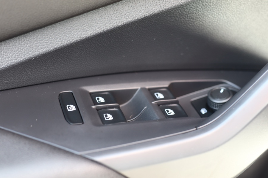 2019 Volkswagen Jetta SE Auto w/SULEV, available for sale in Jamaica, New York | Hillside Auto Mall Inc.. Jamaica, New York 2019 Volkswagen Jetta SE Auto w/SULEV, available for sale in Jamaica, New York | Hillside Auto Mall Inc.. Jamaica, New York