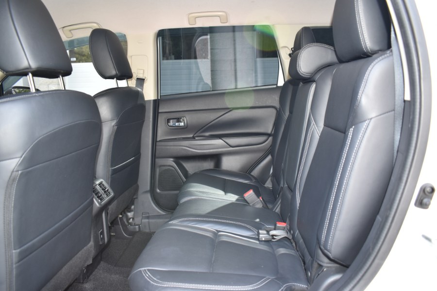 2020 Mitsubishi Outlander SEL S-AWC, available for sale in Waterbury, Connecticut | Highline Car Connection. Waterbury, Connecticut 2020 Mitsubishi Outlander SEL S-AWC, available for sale in Waterbury, Connecticut | Highline Car Connection. Waterbury, Connecticut