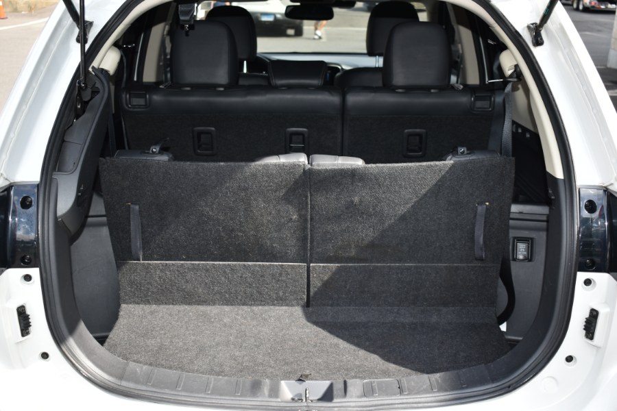 2020 Mitsubishi Outlander SEL S-AWC, available for sale in Waterbury, Connecticut | Highline Car Connection. Waterbury, Connecticut 2020 Mitsubishi Outlander SEL S-AWC, available for sale in Waterbury, Connecticut | Highline Car Connection. Waterbury, Connecticut