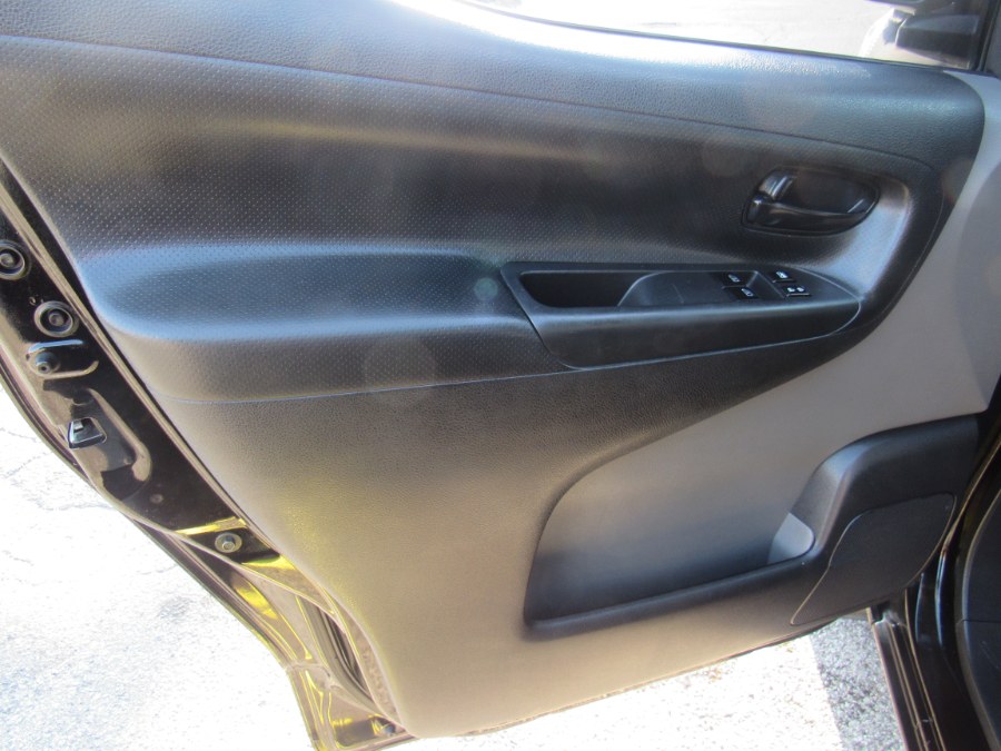 Used Nissan NV200 SV 2014 | Hilario's Auto Sales Inc.. Worcester, Massachusetts Used Nissan NV200 SV 2014 | Hilario's Auto Sales Inc.. Worcester, Massachusetts