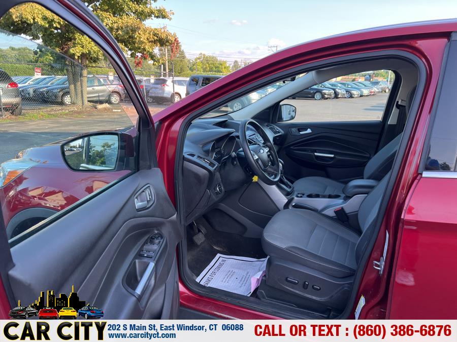 2015 Ford Escape 4WD 4dr SE, available for sale in East Windsor, Connecticut | Car City LLC. East Windsor, Connecticut 2015 Ford Escape 4WD 4dr SE, available for sale in East Windsor, Connecticut | Car City LLC. East Windsor, Connecticut
