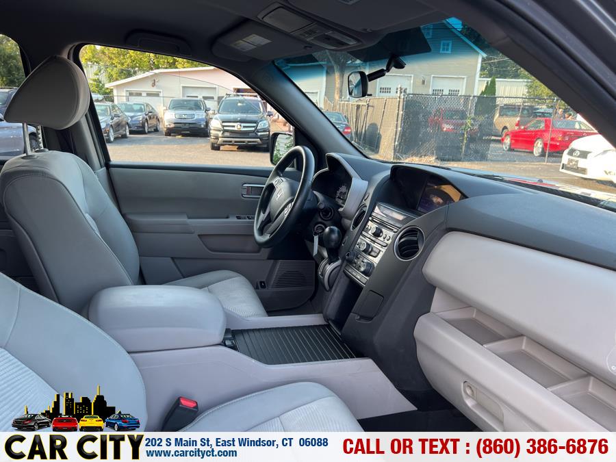 2013 Honda Pilot 4WD 4dr LX, available for sale in East Windsor, Connecticut | Car City LLC. East Windsor, Connecticut 2013 Honda Pilot 4WD 4dr LX, available for sale in East Windsor, Connecticut | Car City LLC. East Windsor, Connecticut