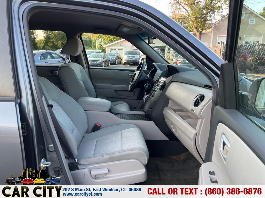 2013 Honda Pilot 4WD 4dr LX, available for sale in East Windsor, Connecticut | Car City LLC. East Windsor, Connecticut 2013 Honda Pilot 4WD 4dr LX, available for sale in East Windsor, Connecticut | Car City LLC. East Windsor, Connecticut