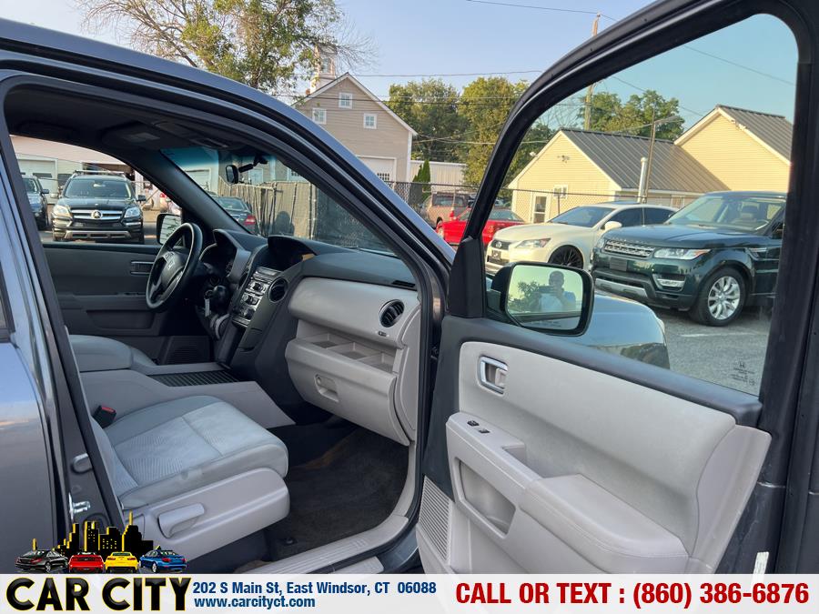 2013 Honda Pilot 4WD 4dr LX, available for sale in East Windsor, Connecticut | Car City LLC. East Windsor, Connecticut 2013 Honda Pilot 4WD 4dr LX, available for sale in East Windsor, Connecticut | Car City LLC. East Windsor, Connecticut
