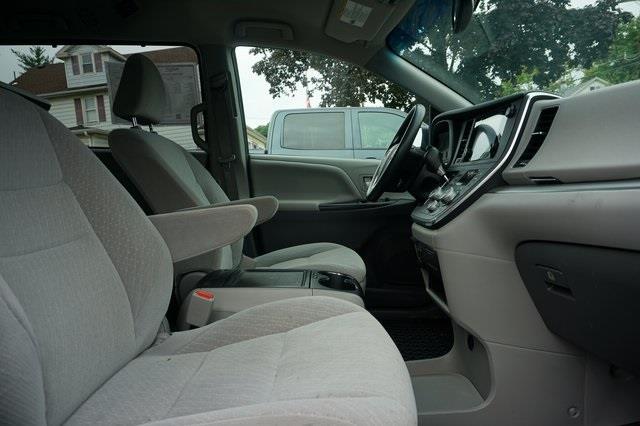 Used Toyota Sienna LE 2016 | Blasius of Danbury. Danbury, Connecticut Used Toyota Sienna LE 2016 | Blasius of Danbury. Danbury, Connecticut