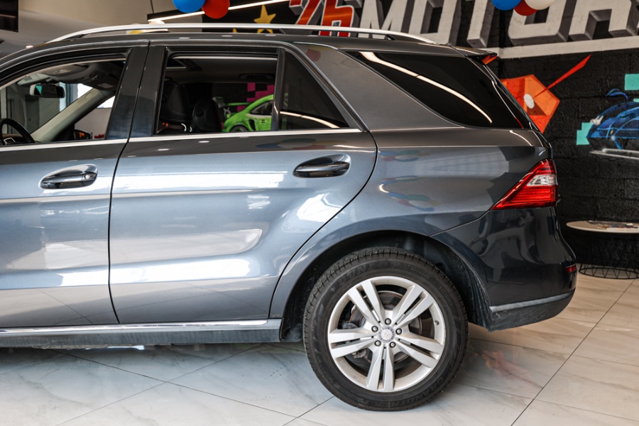 Used Mercedes-Benz M-Class 4MATIC 4dr ML350 2012 | 26 Motors Long Island. ELMONT, New York Used Mercedes-Benz M-Class 4MATIC 4dr ML350 2012 | 26 Motors Long Island. ELMONT, New York