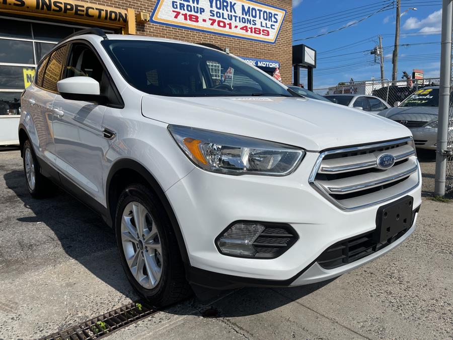 2018 Ford Escape SE 4WD, available for sale in Bronx, New York | New York Motors Group Solutions LLC. Bronx, New York