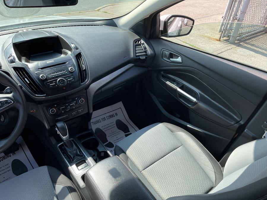 2018 Ford Escape SE 4WD, available for sale in Bronx, New York | New York Motors Group Solutions LLC. Bronx, New York 2018 Ford Escape SE 4WD, available for sale in Bronx, New York | New York Motors Group Solutions LLC. Bronx, New York