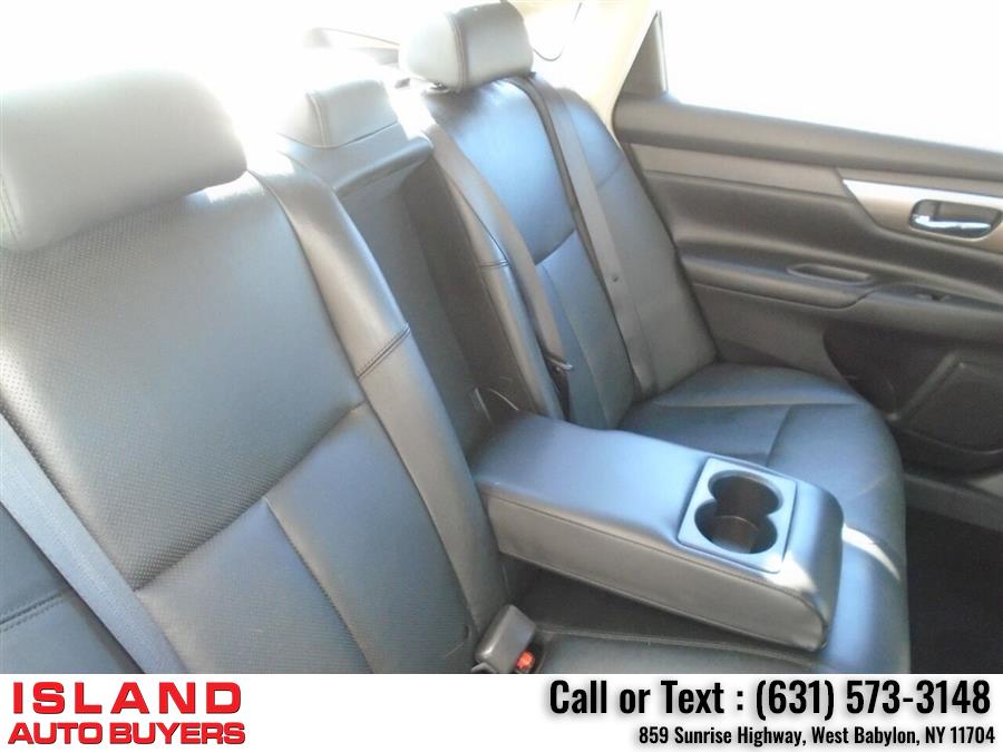 Used Nissan Altima 3.5 SL 4dr Sedan 2013 | Island Auto Buyers. West Babylon, New York Used Nissan Altima 3.5 SL 4dr Sedan 2013 | Island Auto Buyers. West Babylon, New York