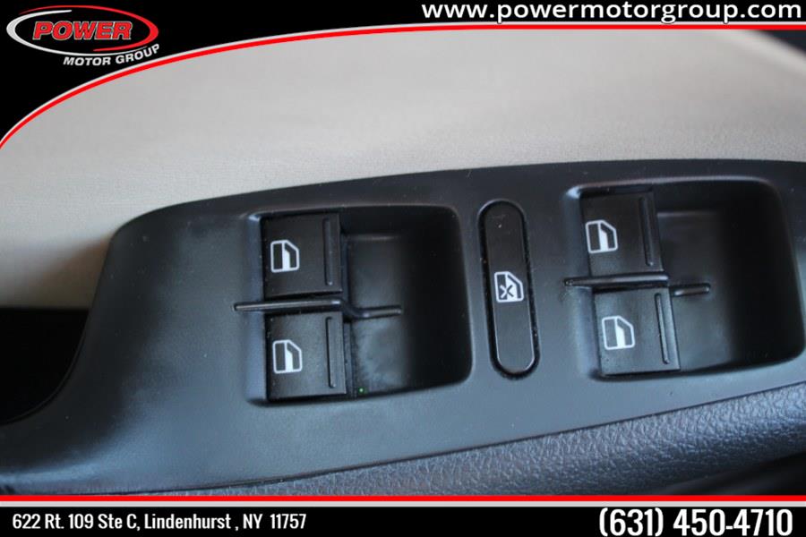 Used Volkswagen Jetta Sedan 4dr Auto SE w/Convenience PZEV 2011 | Power Motor Group. Lindenhurst, New York Used Volkswagen Jetta Sedan 4dr Auto SE w/Convenience PZEV 2011 | Power Motor Group. Lindenhurst, New York