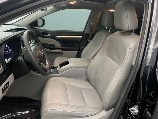 Used Toyota Highlander XLE V6 2016 | Eastchester Motor Cars. Bronx, New York Used Toyota Highlander XLE V6 2016 | Eastchester Motor Cars. Bronx, New York