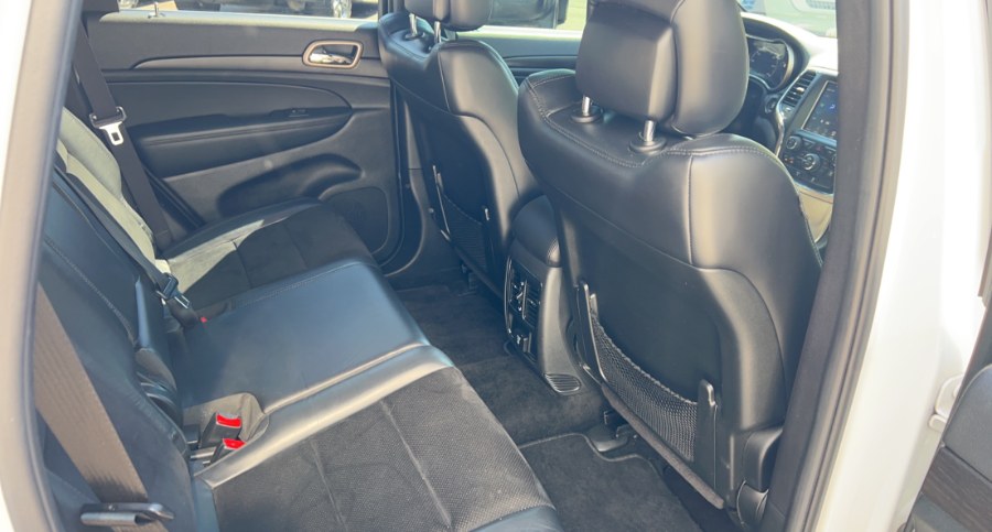 2015 Jeep Grand Cherokee 4WD 4dr Laredo, available for sale in Waterbury, Connecticut | West End Automotive Center. Waterbury, Connecticut 2015 Jeep Grand Cherokee 4WD 4dr Laredo, available for sale in Waterbury, Connecticut | West End Automotive Center. Waterbury, Connecticut