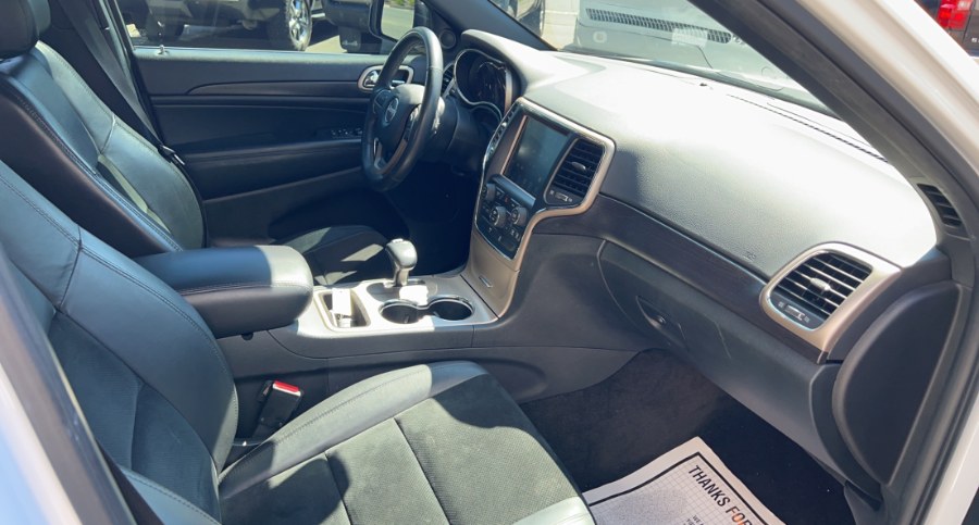 2015 Jeep Grand Cherokee 4WD 4dr Laredo, available for sale in Waterbury, Connecticut | West End Automotive Center. Waterbury, Connecticut 2015 Jeep Grand Cherokee 4WD 4dr Laredo, available for sale in Waterbury, Connecticut | West End Automotive Center. Waterbury, Connecticut