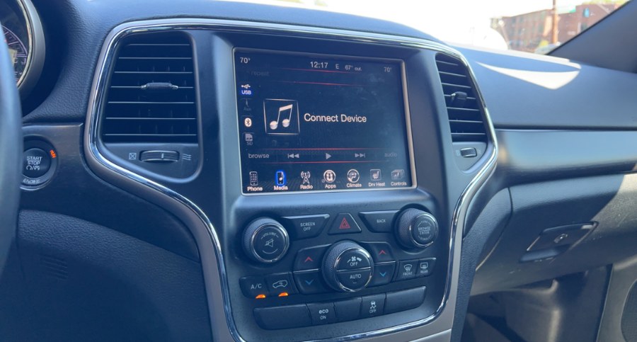 2015 Jeep Grand Cherokee 4WD 4dr Laredo, available for sale in Waterbury, Connecticut | West End Automotive Center. Waterbury, Connecticut 2015 Jeep Grand Cherokee 4WD 4dr Laredo, available for sale in Waterbury, Connecticut | West End Automotive Center. Waterbury, Connecticut