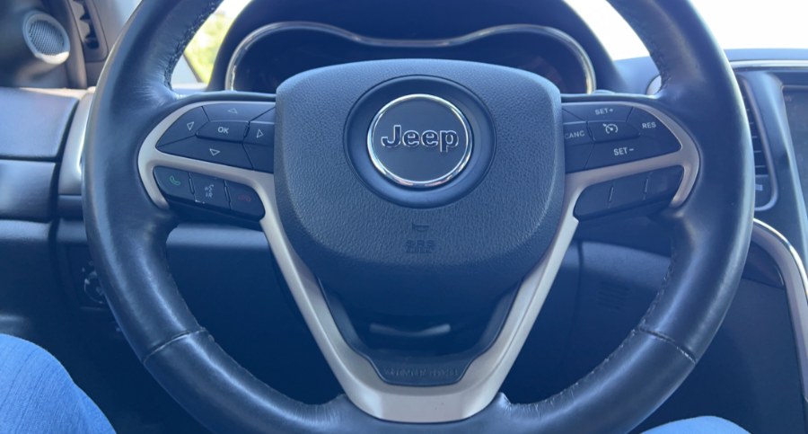 2015 Jeep Grand Cherokee 4WD 4dr Laredo, available for sale in Waterbury, Connecticut | West End Automotive Center. Waterbury, Connecticut 2015 Jeep Grand Cherokee 4WD 4dr Laredo, available for sale in Waterbury, Connecticut | West End Automotive Center. Waterbury, Connecticut