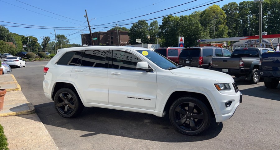 2015 Jeep Grand Cherokee 4WD 4dr Laredo, available for sale in Waterbury, Connecticut | West End Automotive Center. Waterbury, Connecticut 2015 Jeep Grand Cherokee 4WD 4dr Laredo, available for sale in Waterbury, Connecticut | West End Automotive Center. Waterbury, Connecticut