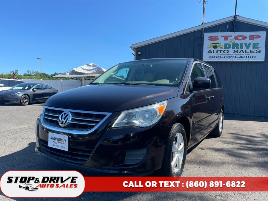 2010 Volkswagen Routan 4dr Wgn SE w/RSE, available for sale in East Windsor, Connecticut | Stop & Drive Auto Sales. East Windsor, Connecticut
