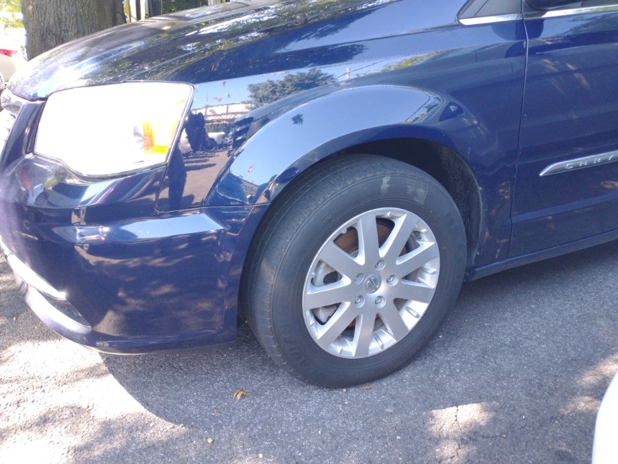 2014 Chrysler Town & Country Touring. CLEAN CARFAX!, available for sale in Elmont, New York | Sunrise of Elmont. Elmont, New York 2014 Chrysler Town & Country Touring. CLEAN CARFAX!, available for sale in Elmont, New York | Sunrise of Elmont. Elmont, New York