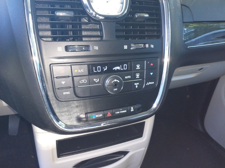 2014 Chrysler Town & Country Touring. CLEAN CARFAX!, available for sale in Elmont, New York | Sunrise of Elmont. Elmont, New York 2014 Chrysler Town & Country Touring. CLEAN CARFAX!, available for sale in Elmont, New York | Sunrise of Elmont. Elmont, New York