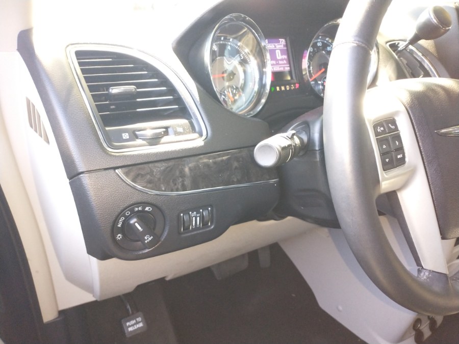 2014 Chrysler Town & Country Touring. CLEAN CARFAX!, available for sale in Elmont, New York | Sunrise of Elmont. Elmont, New York 2014 Chrysler Town & Country Touring. CLEAN CARFAX!, available for sale in Elmont, New York | Sunrise of Elmont. Elmont, New York