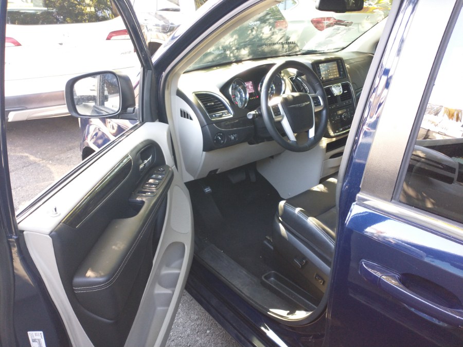 2014 Chrysler Town & Country Touring. CLEAN CARFAX!, available for sale in Elmont, New York | Sunrise of Elmont. Elmont, New York 2014 Chrysler Town & Country Touring. CLEAN CARFAX!, available for sale in Elmont, New York | Sunrise of Elmont. Elmont, New York