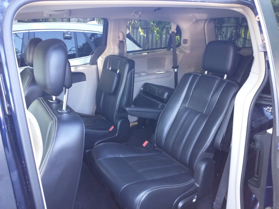 2014 Chrysler Town & Country Touring. CLEAN CARFAX!, available for sale in Elmont, New York | Sunrise of Elmont. Elmont, New York 2014 Chrysler Town & Country Touring. CLEAN CARFAX!, available for sale in Elmont, New York | Sunrise of Elmont. Elmont, New York
