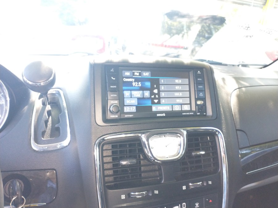 2014 Chrysler Town & Country Touring. CLEAN CARFAX!, available for sale in Elmont, New York | Sunrise of Elmont. Elmont, New York 2014 Chrysler Town & Country Touring. CLEAN CARFAX!, available for sale in Elmont, New York | Sunrise of Elmont. Elmont, New York