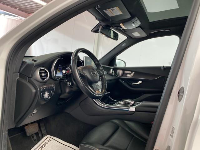 Used Mercedes-benz Glc GLC 300 2017 | Queens Auto Mall. Richmond Hill, New York Used Mercedes-benz Glc GLC 300 2017 | Queens Auto Mall. Richmond Hill, New York