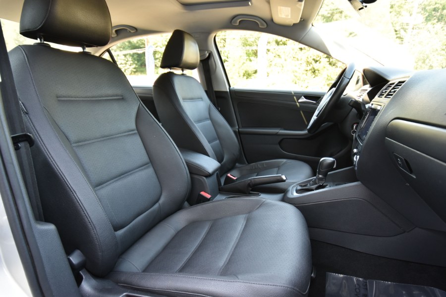 Used Volkswagen Jetta Sedan 4dr Auto SE w/Convenience PZEV 2011 | Highline Car Connection. Waterbury, Connecticut Used Volkswagen Jetta Sedan 4dr Auto SE w/Convenience PZEV 2011 | Highline Car Connection. Waterbury, Connecticut