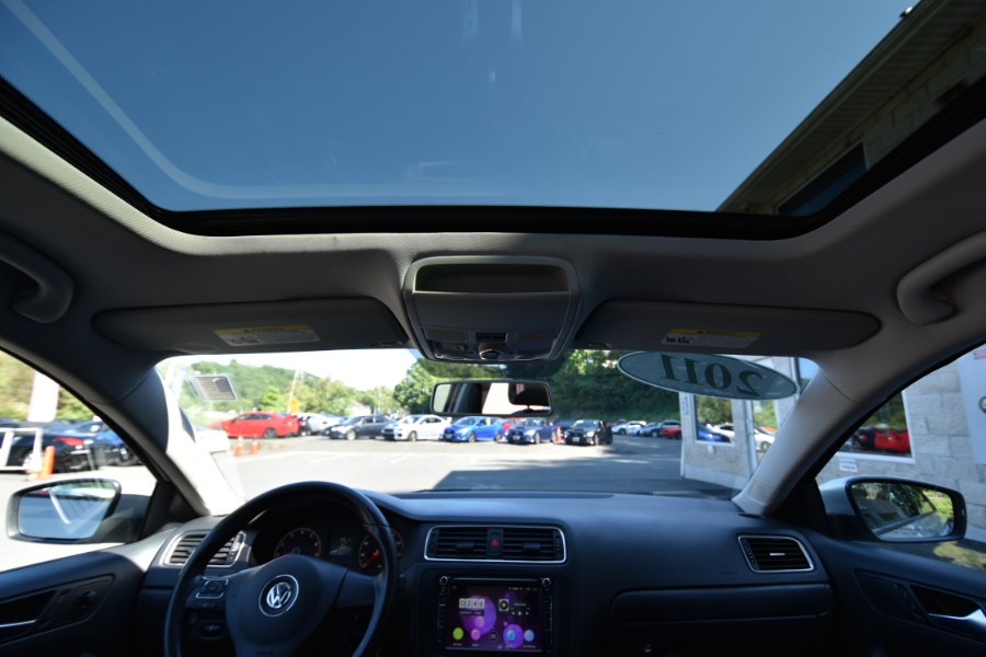 Used Volkswagen Jetta Sedan 4dr Auto SE w/Convenience PZEV 2011 | Highline Car Connection. Waterbury, Connecticut Used Volkswagen Jetta Sedan 4dr Auto SE w/Convenience PZEV 2011 | Highline Car Connection. Waterbury, Connecticut