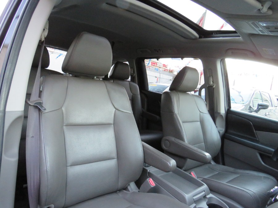 2015 Honda Odyssey EX-L W Navi, available for sale in Middle Village, New York | Road Masters II INC. Middle Village, New York 2015 Honda Odyssey EX-L W Navi, available for sale in Middle Village, New York | Road Masters II INC. Middle Village, New York