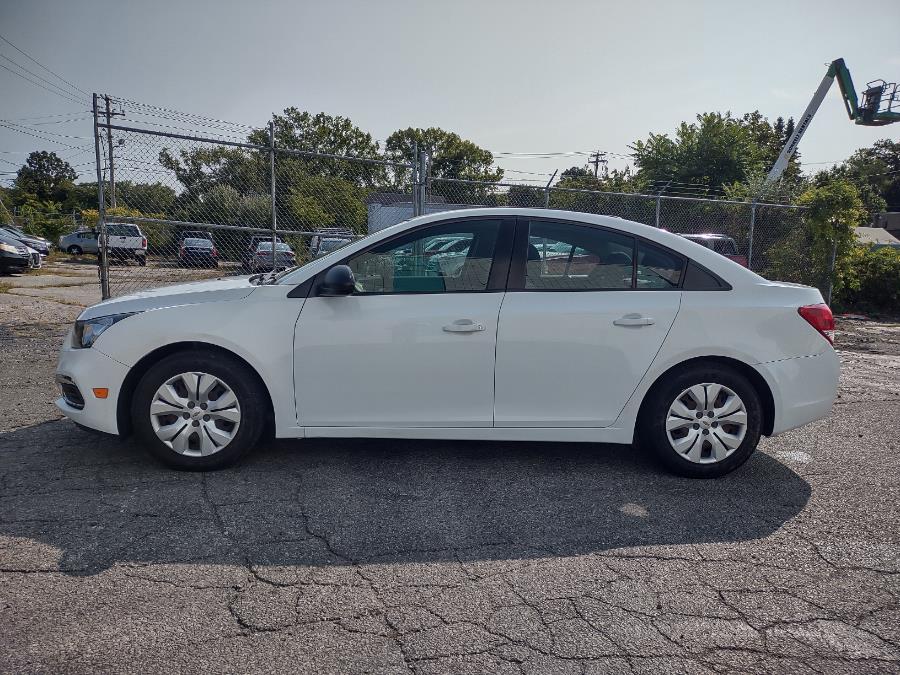 Used Chevrolet Cruze 4dr Sdn Auto LS 2015 | Dealertown Auto Wholesalers. Milford, Connecticut Used Chevrolet Cruze 4dr Sdn Auto LS 2015 | Dealertown Auto Wholesalers. Milford, Connecticut